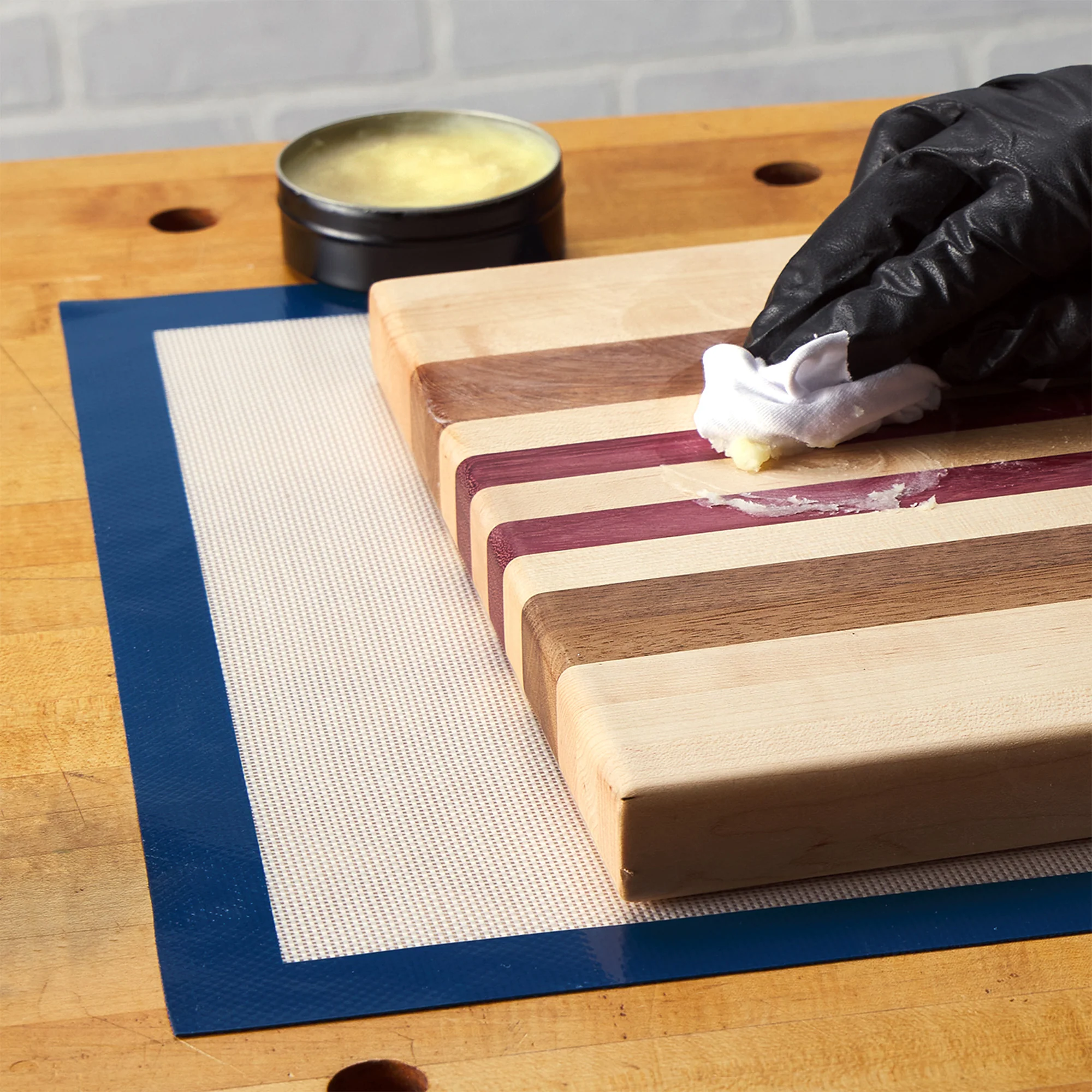 Lee Valley Medium Silicone Mat - Pack of Two - Image 2